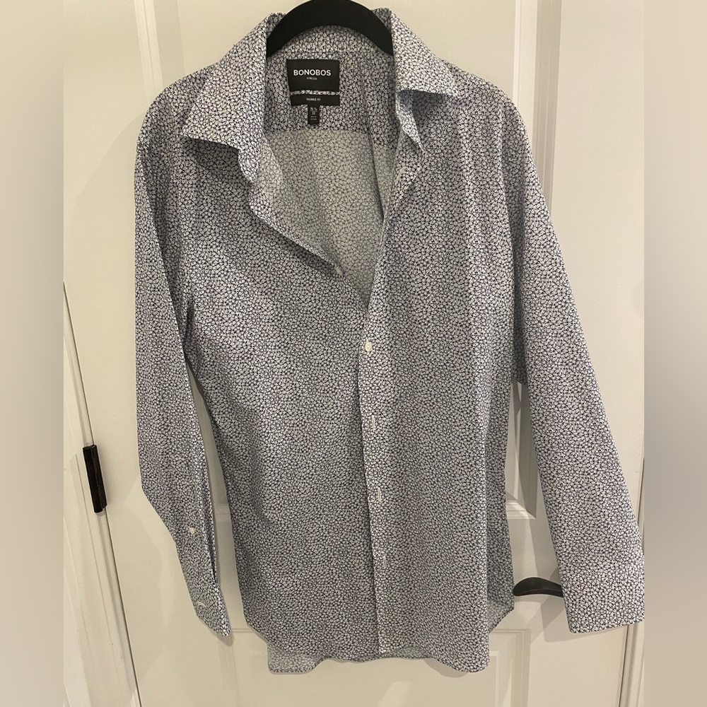 Bonobos mens button down dress shirt. Navy/white floral print. Size 15.5 / 32